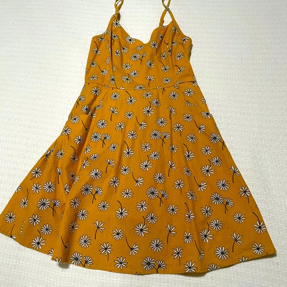 Market & Spruce Crissie Scallop Detail Linen Blend Summer Dress - Picture 7 of 8